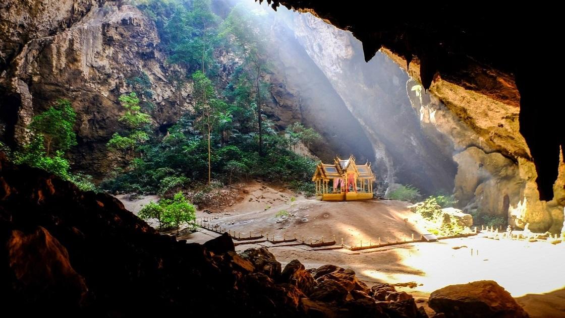 Prayanakorn Cave