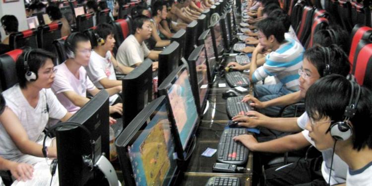 chinese internet users in internet cafe2