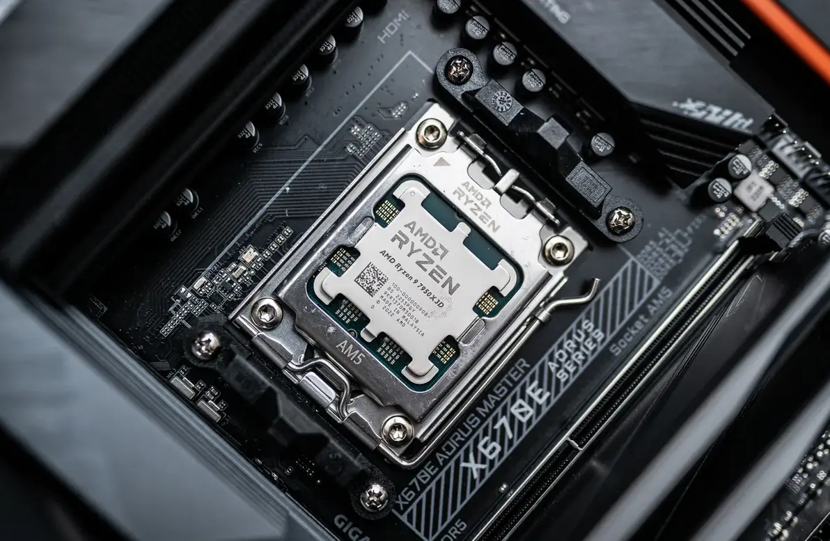 Pengguna RMA Ryzen 9 7950X3D, AMD Malah Kirim Ryzen 9 9950X3D Sebagai Pengganti 2 rma ryzen 9 7950x3d